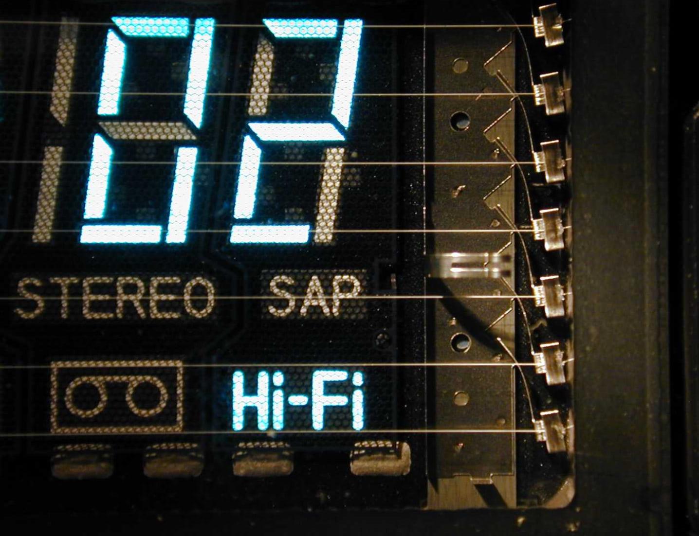 Vacuum fluorescent display